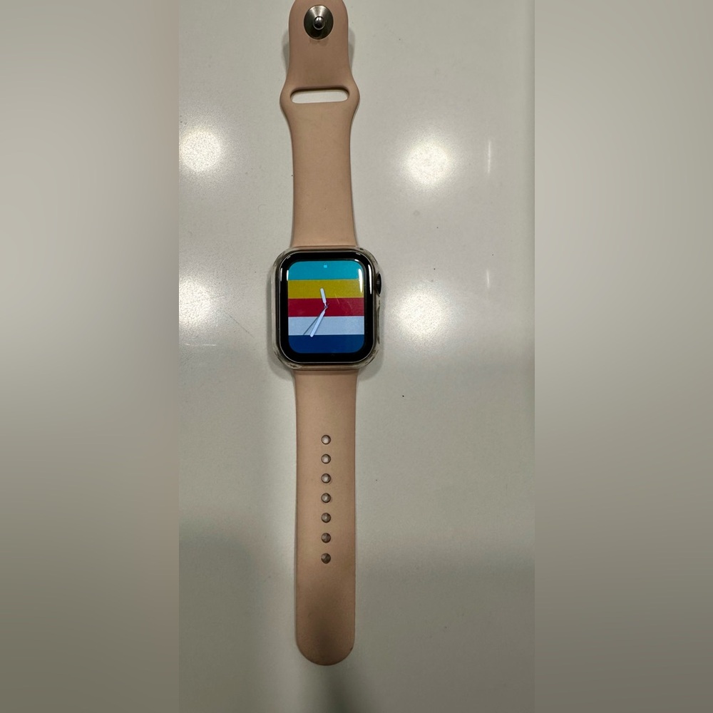 Apple Watch/Smartwatch with pale pink Band